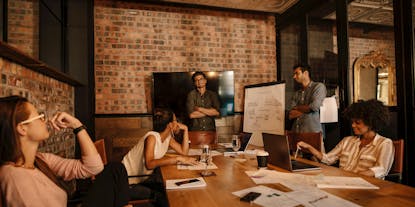 Combating Workplace Social Loafing: 7 Strategies to Boost Team Productivity and Engagement