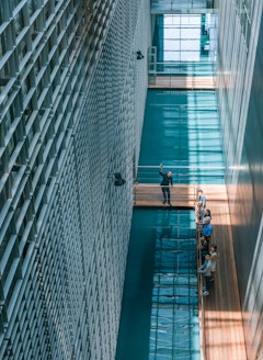 Visitors are guided through the premises of the KKL Luzern.