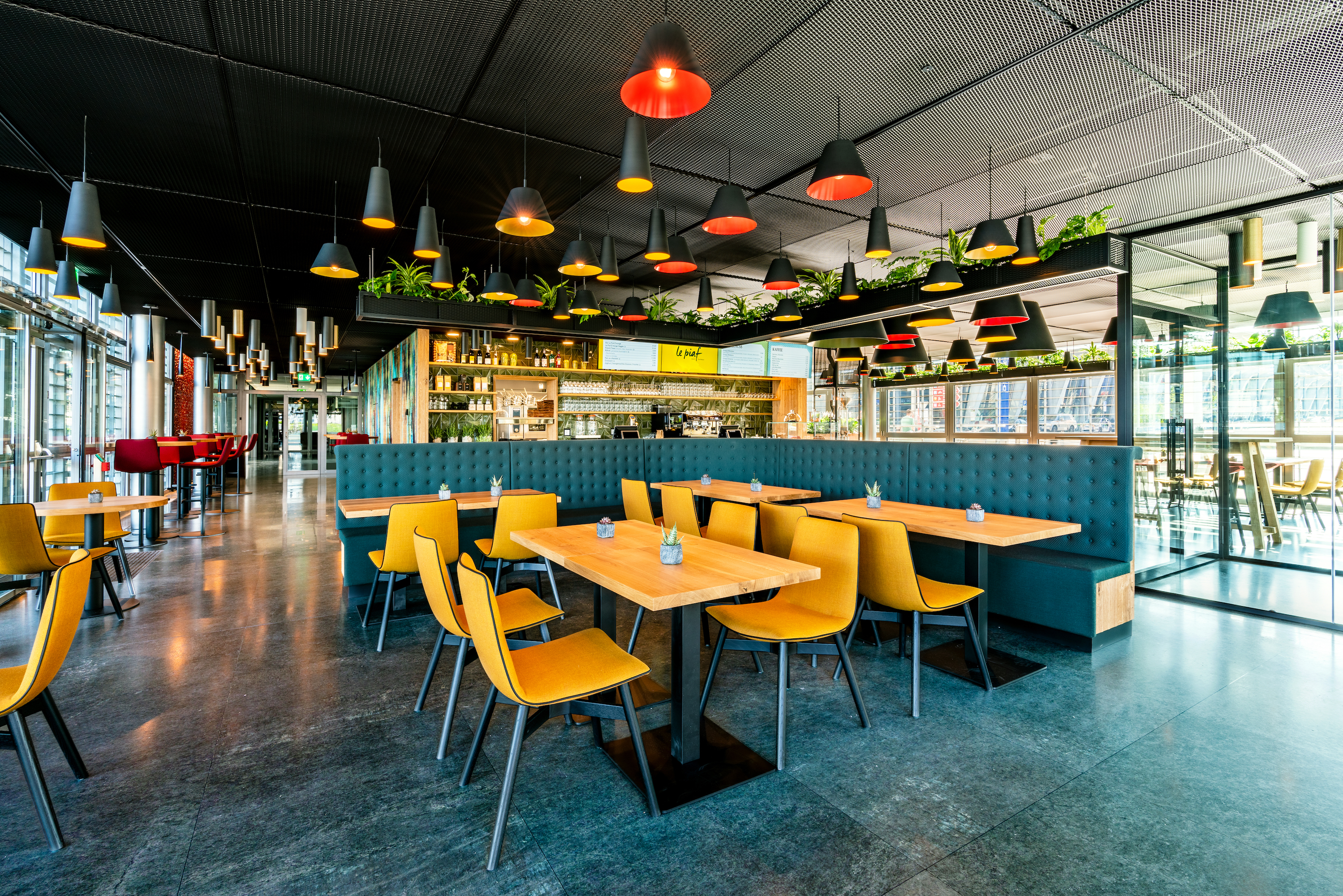 Deli Cafébar Le Piaf Interior im KKL Luzern