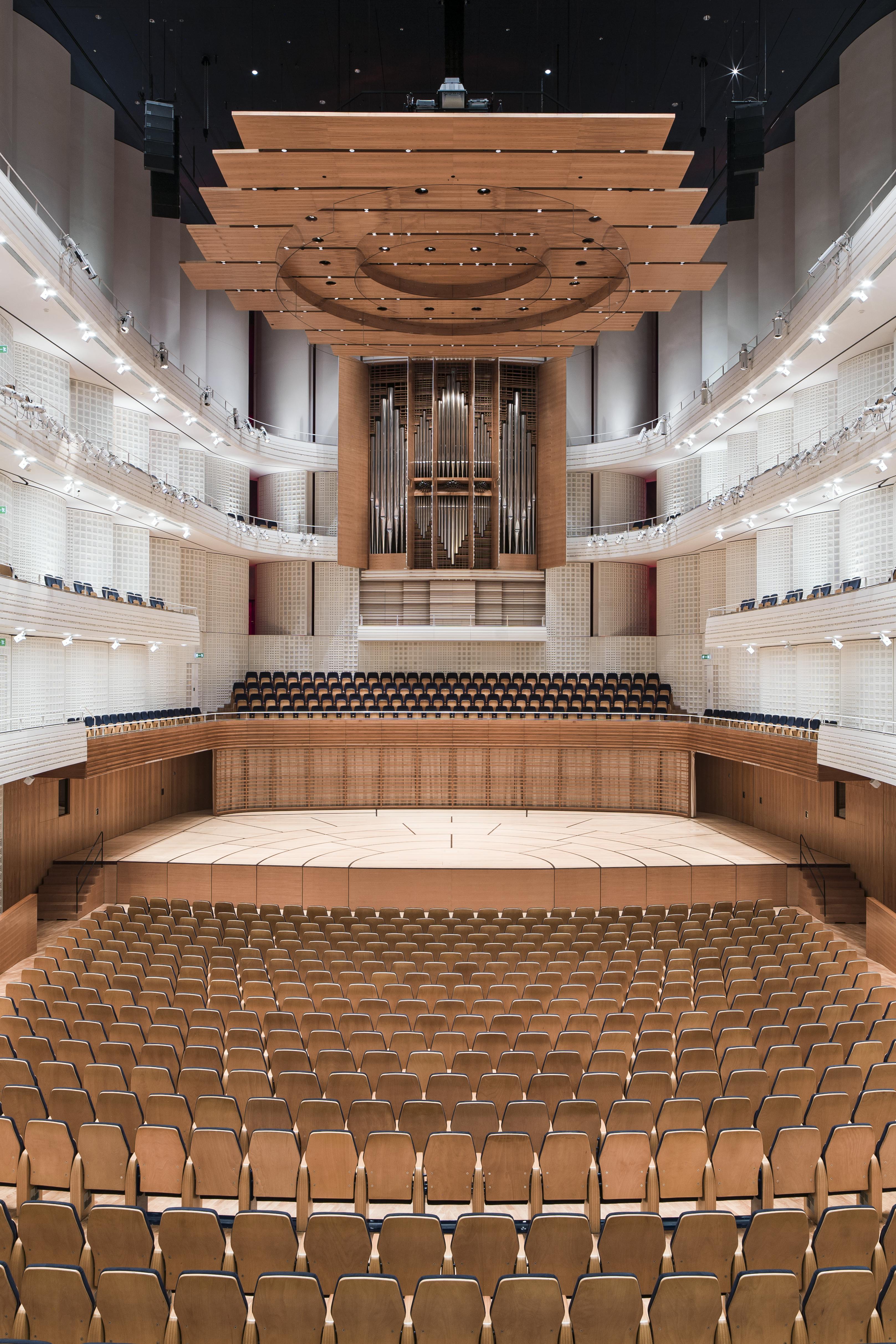 The Concert Hall in the KKL Luzern offers space for up to 1989 Guests