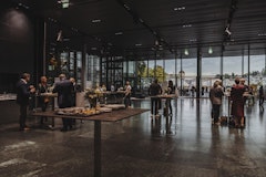 Kaffeepause mit Aussicht am Kongress in der Luzerner Saal Erweiterung des KKL Luzern