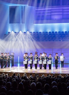 Trommler:innen von Tattoo on Stage im Konzertsaal des KKL Luzern