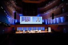 Medzinkongress Plenum im Konzertsaal des KKL Luzern