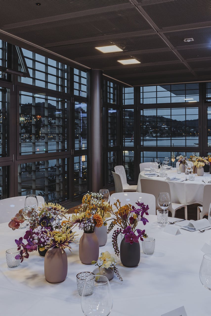 Gala Dinner at the Deuxième with a view of Lake Lucerne in the evening atmosphere at the KKL Lucerne