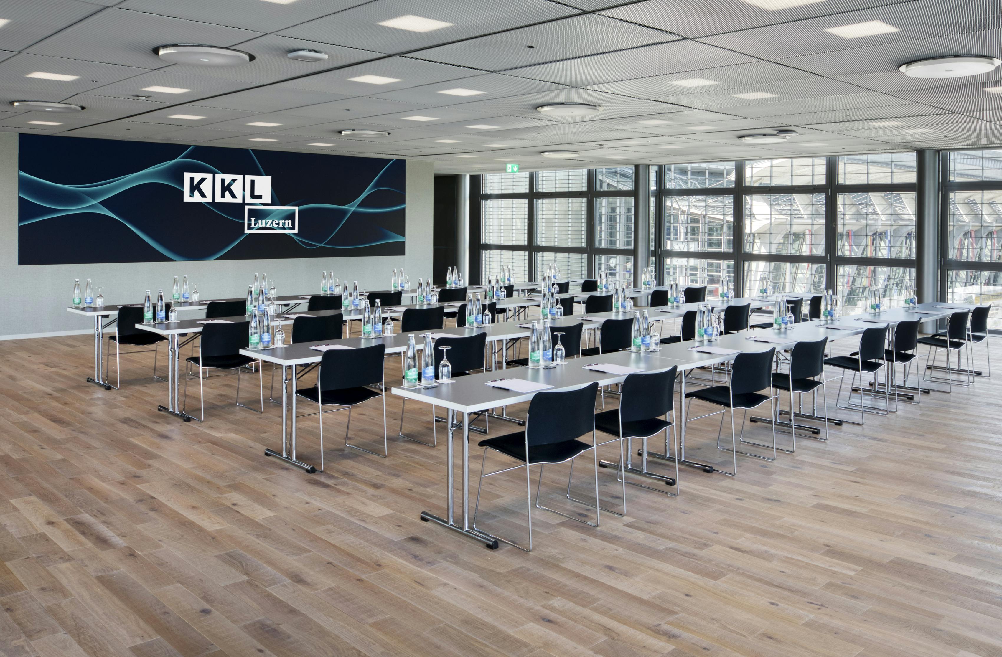 Seminar Seating with LED Wall in the Deuxième at the KKL Lucerne