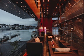 Hospitality in the Panoramafoyer of the KKL Lucerne with a beautiful view of Lake Lucerne