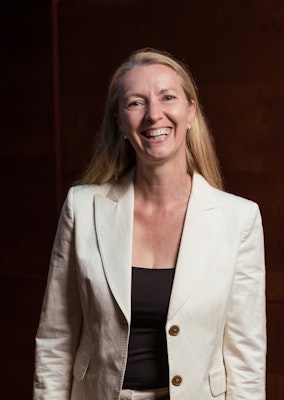 Portrait of Alexandra Schmutterer, Head of Sales & Marketing
