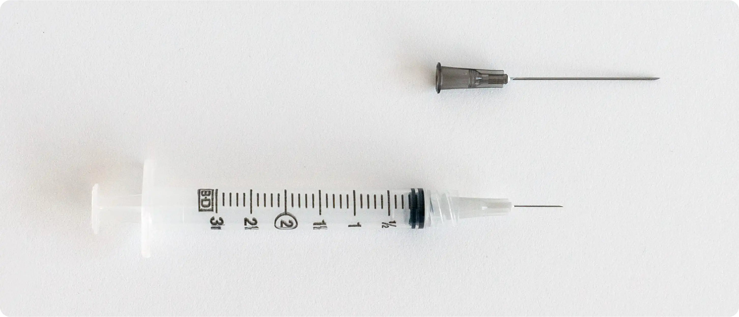 A mixing needle and injection needle.