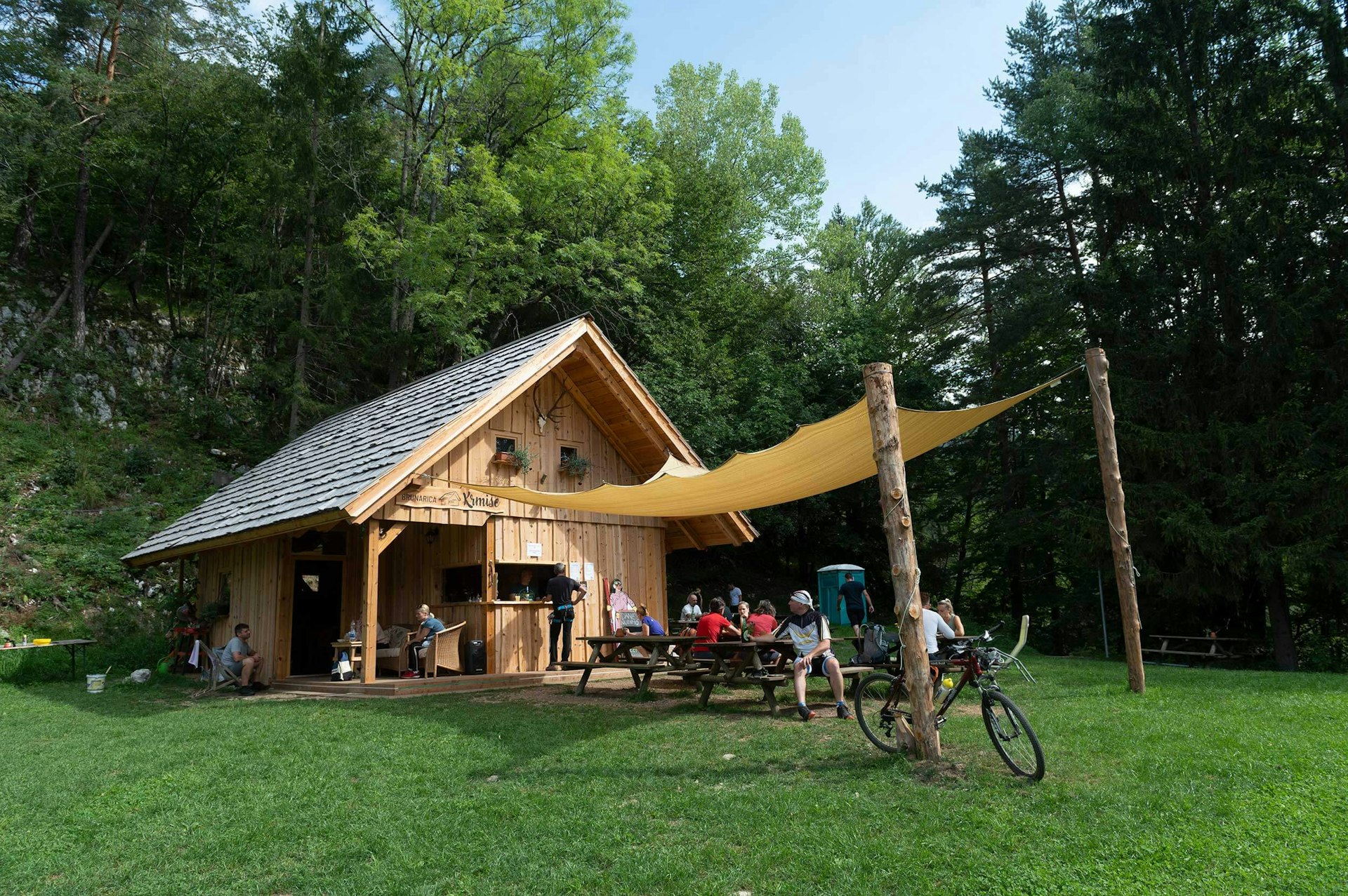 Brunarica Krmiše, Srednji Vrh, Martuljek, Kranjska Gora