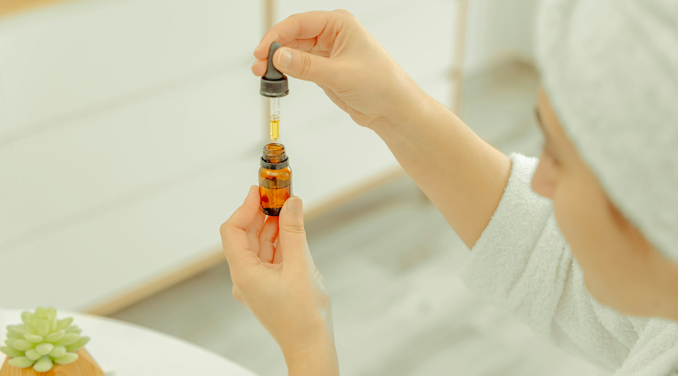 What is THC oil? How does it differ from CBD oil?