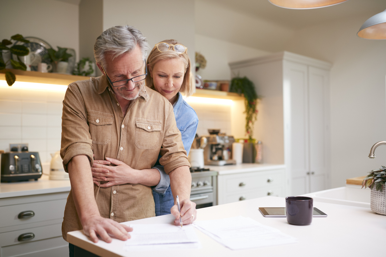 how does life insurance work
