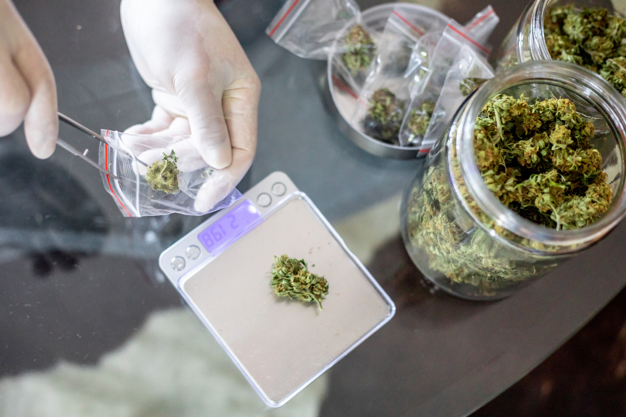 How to carry medical cannabis when travelling