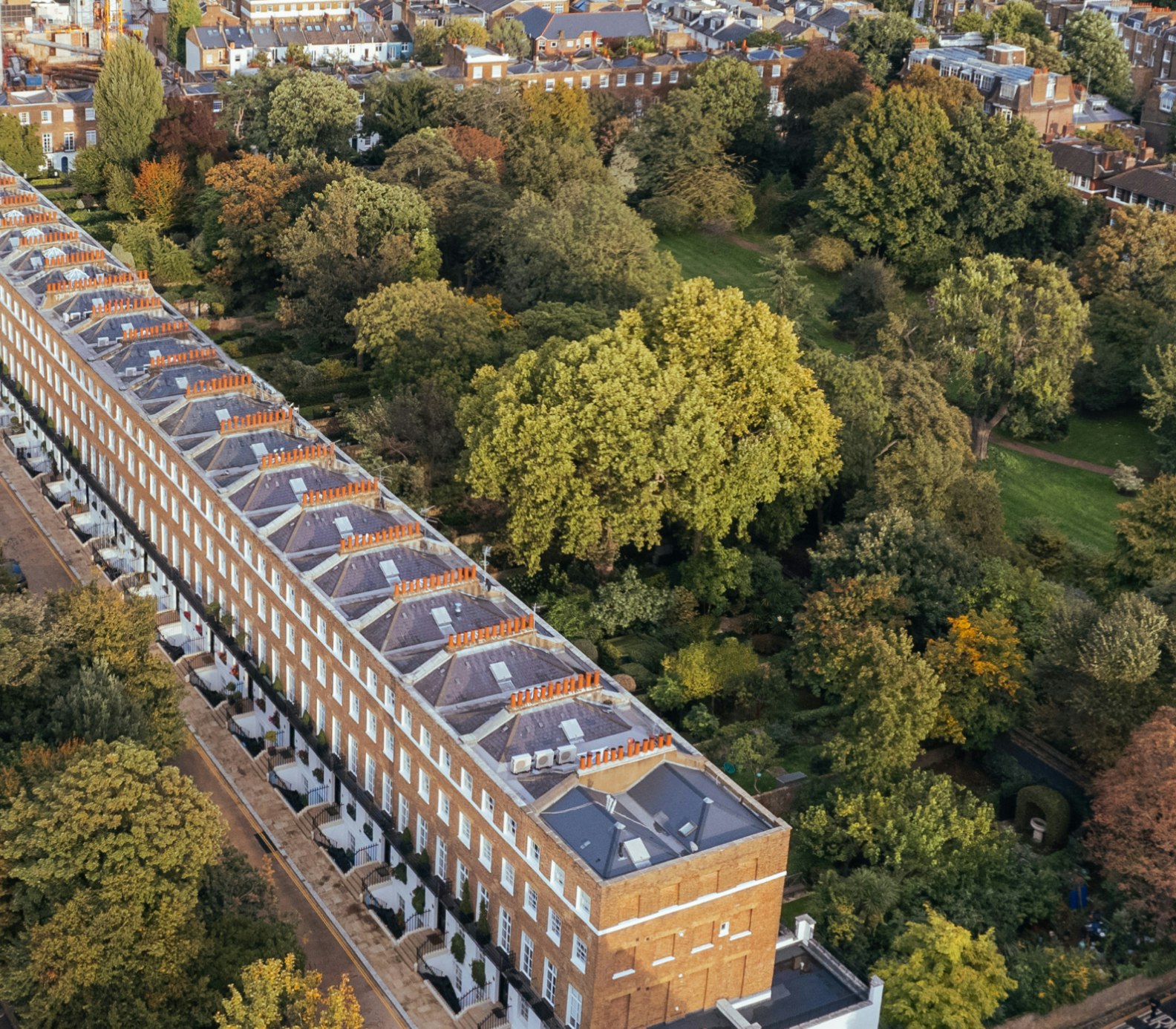 Earls Terrace with 3-acre Edwardes Square Key Garden
