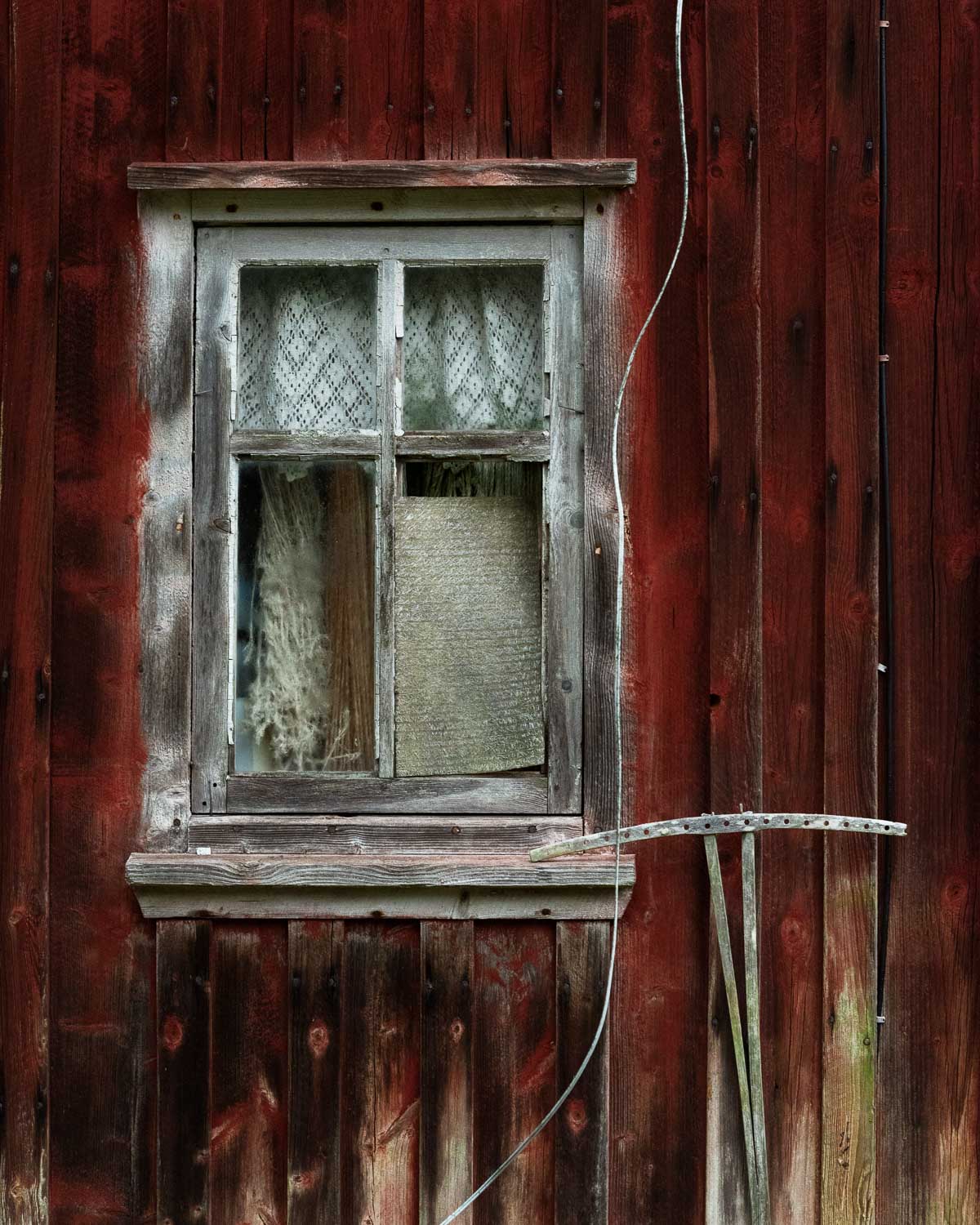 Tandlös står krattan till torpet som ingen brukat på många decennier.