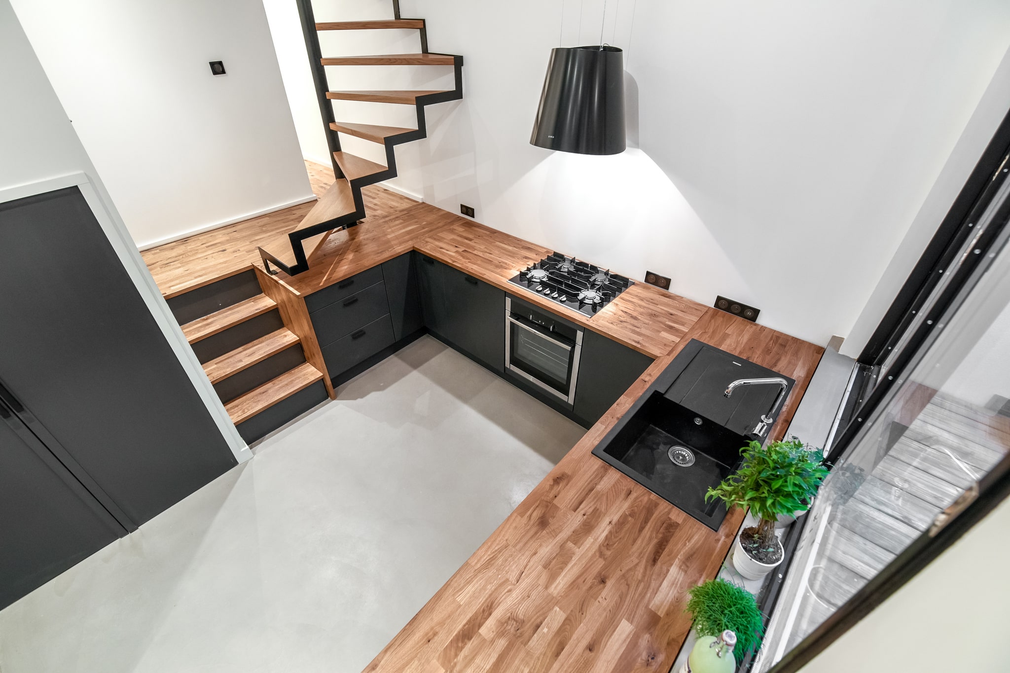 Rénovation complète et cuisine sur mesure, budget de 64 500 €