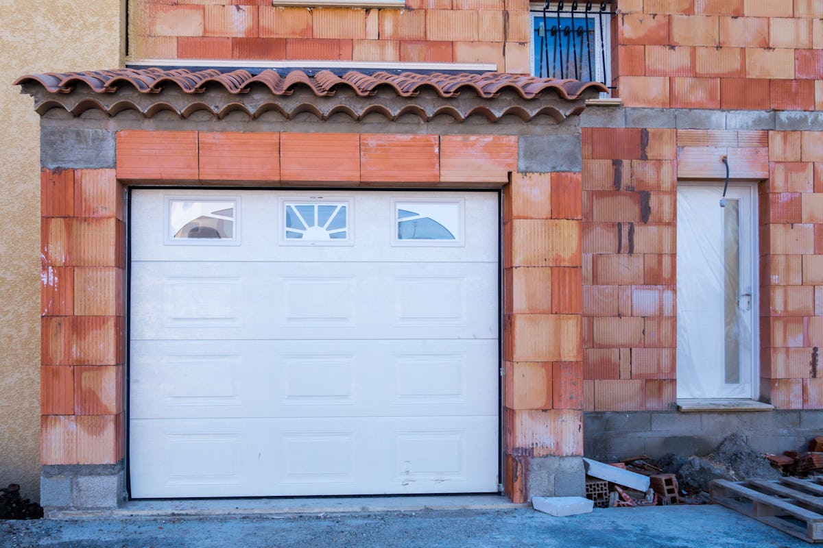 Plaques d'isolation de porte de garage.