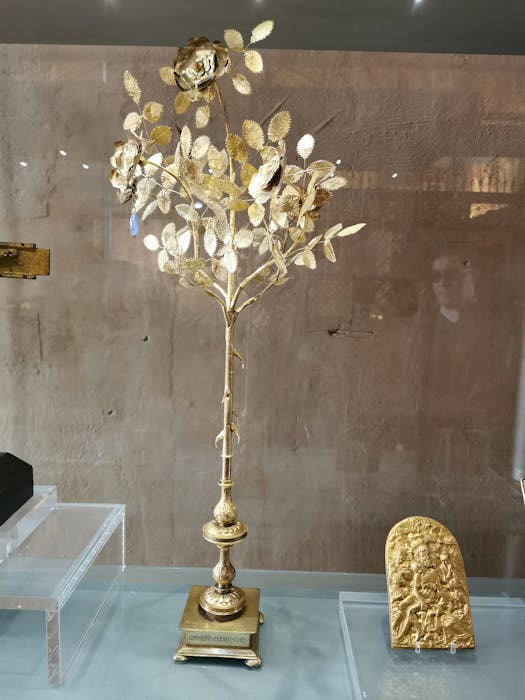 "Rosa d'oro" di Simone di Giovanni di Ghini presente nell'Anticappella del Museo Civico di Siena