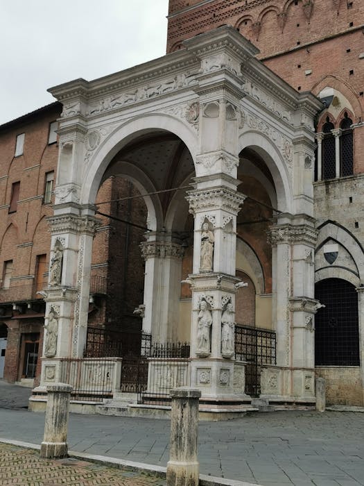 dettaglio ingresso palazzo museo civico