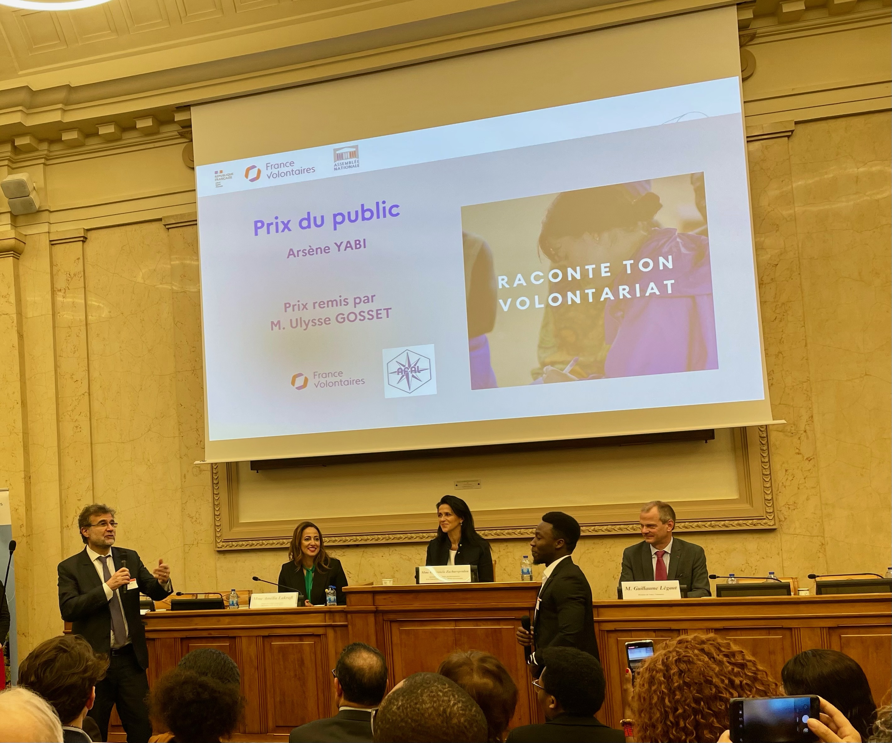 Colloque sur le volontariat international à l'Assemblée Nationale