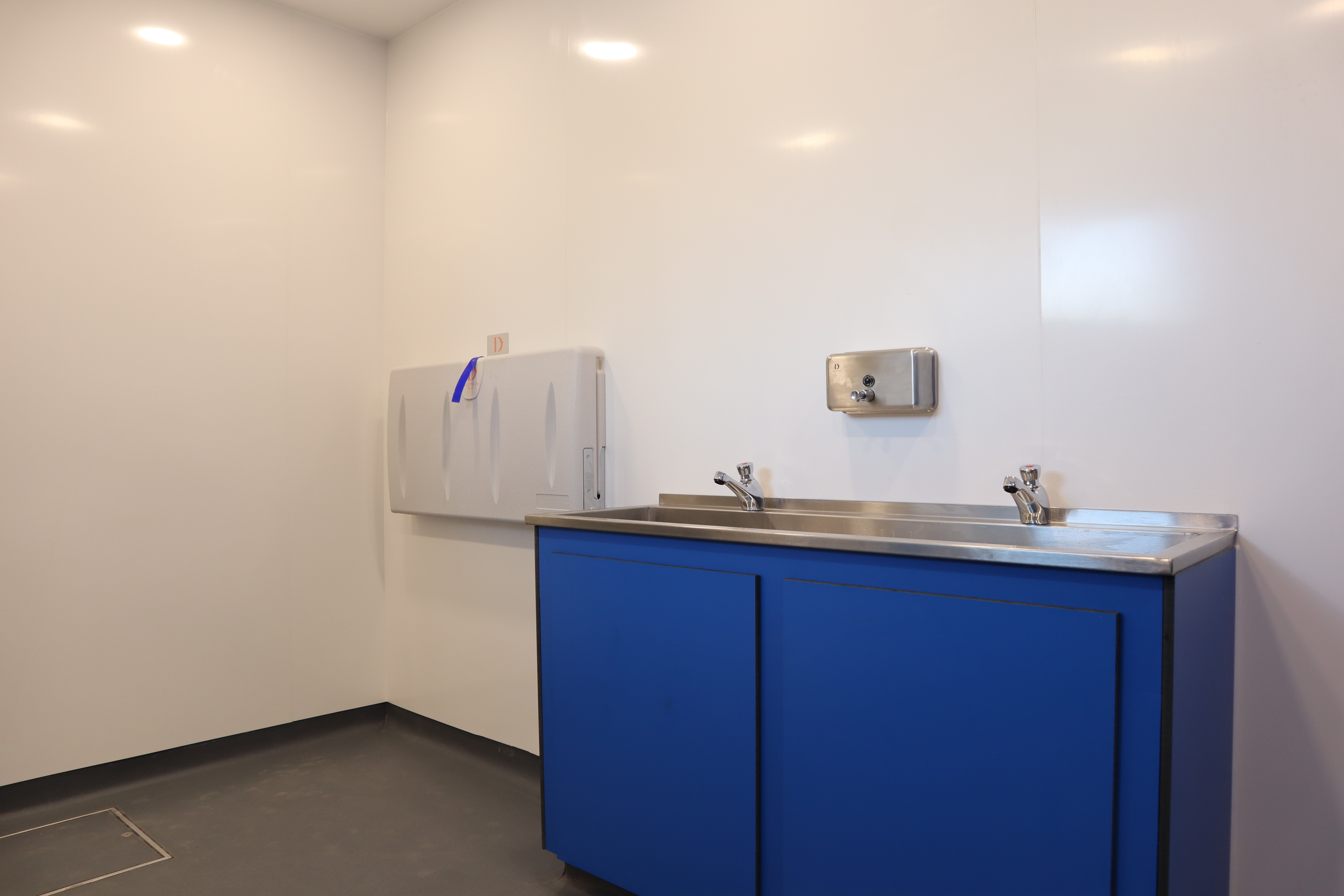 Shepperton Lock, River Thames Case Study Image - 2