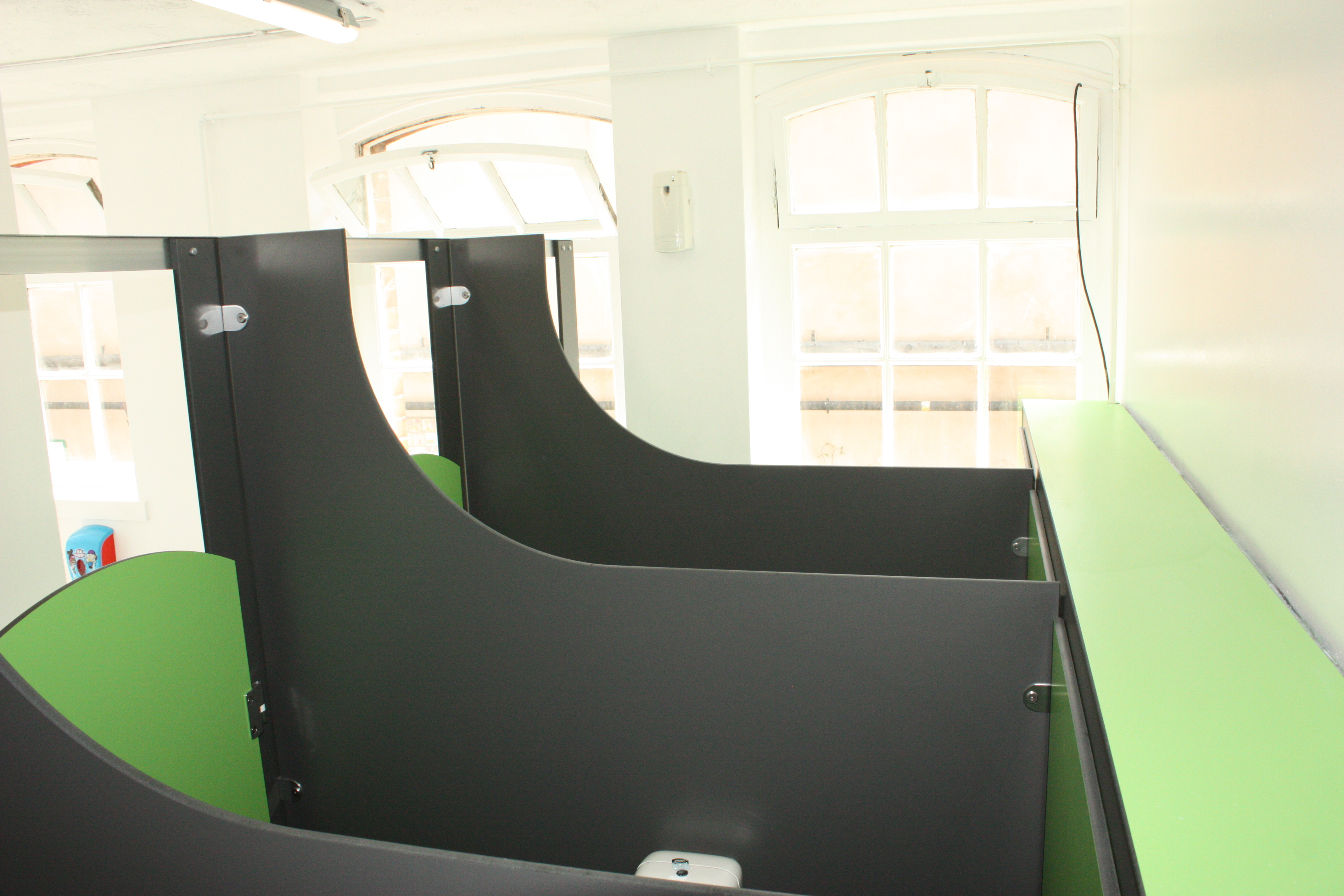 Queens Park Primary School, Brighton Case Study Image - 7