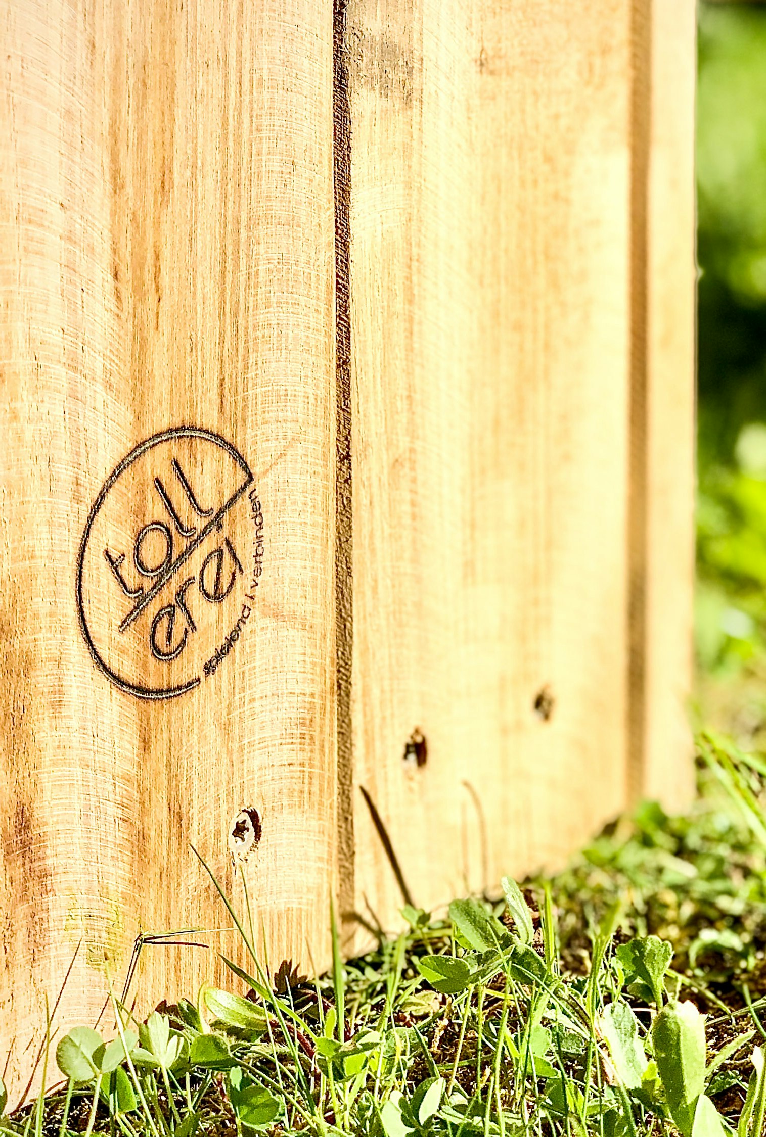 tollerei Brandmarkt auf Gartenmöbeln aus Robinie