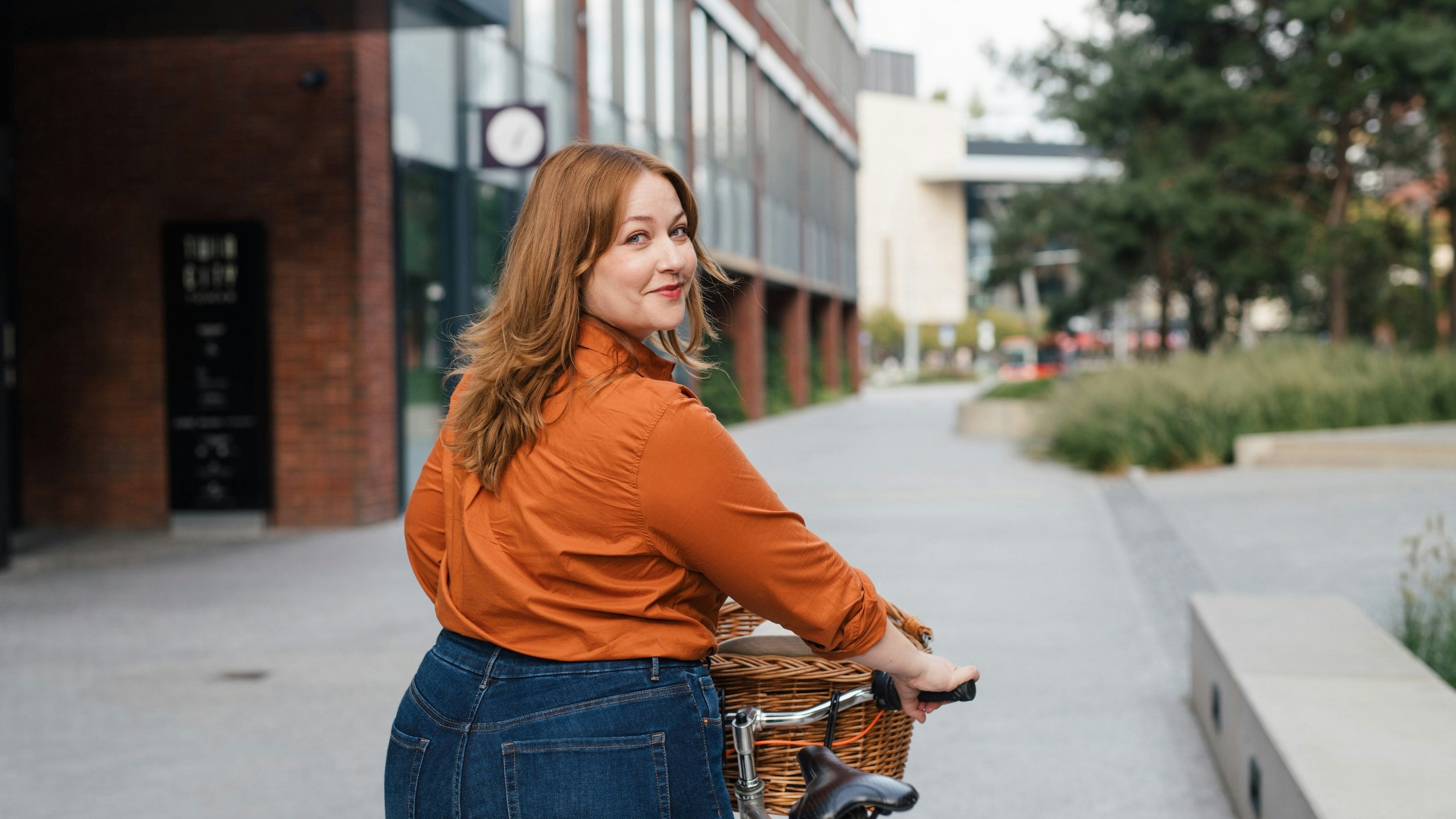 Kvinde med cykel