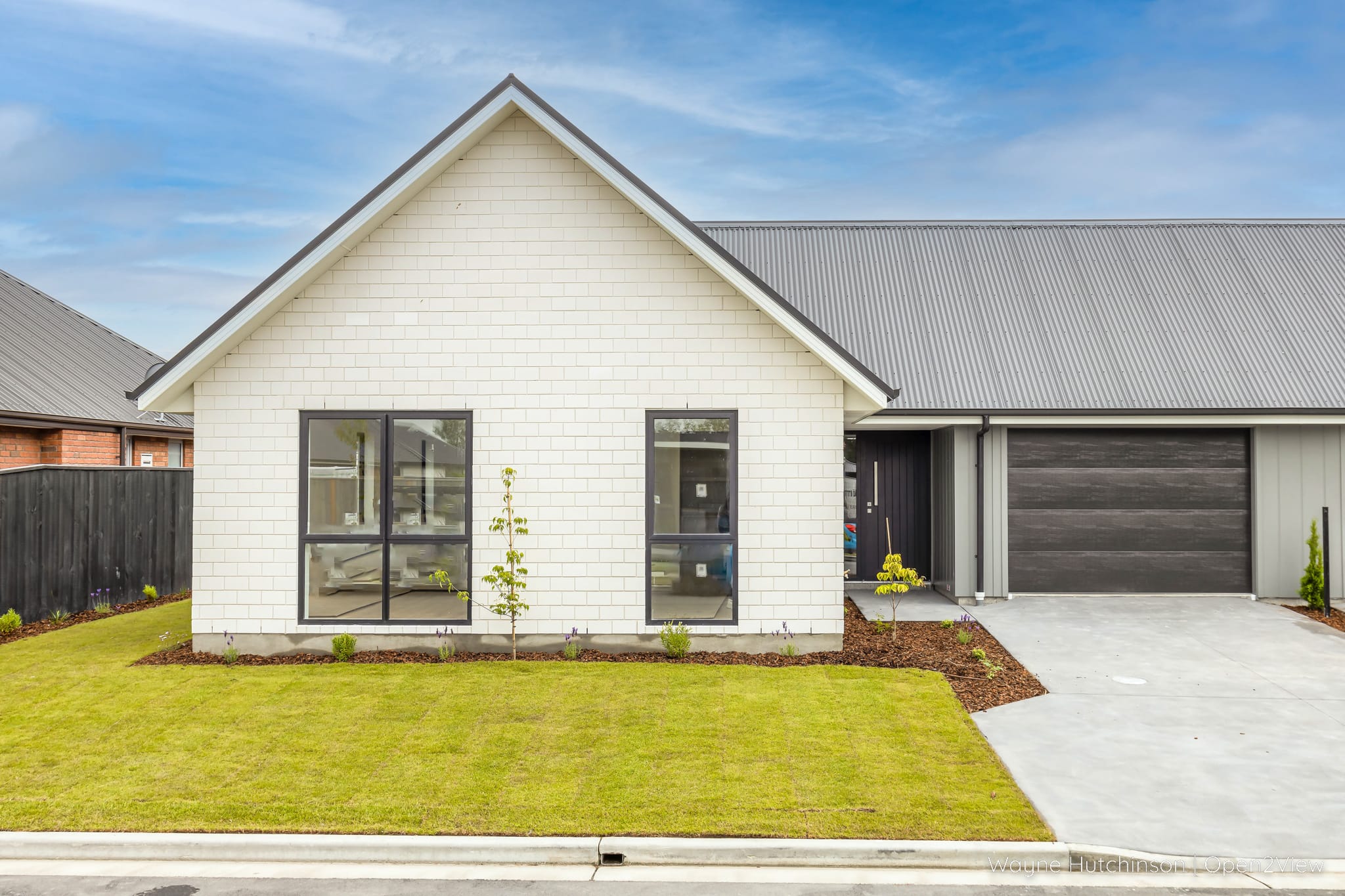 10 Pembrook Close - grass, plant, housing, building, cottage, house