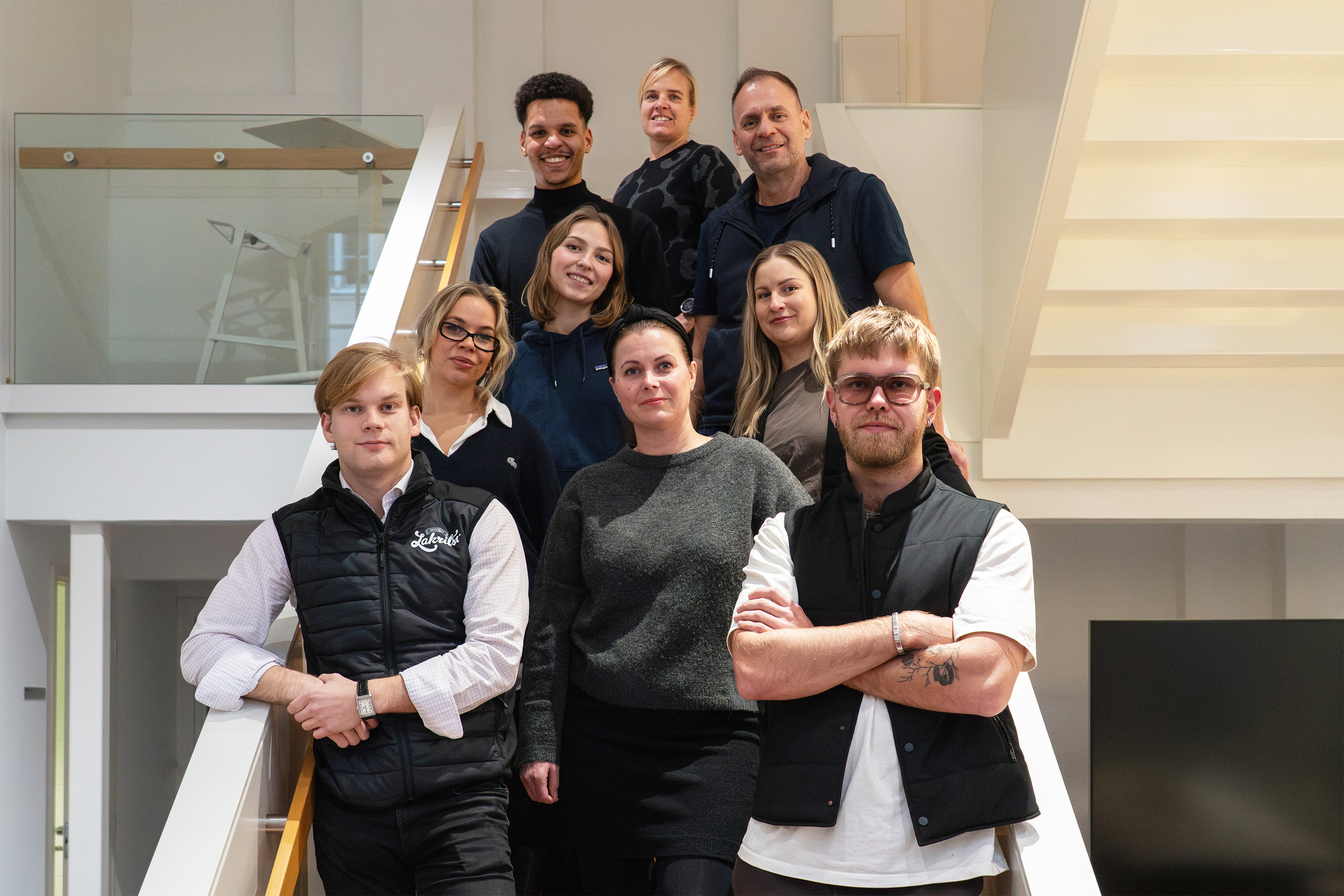 Nitron tiimi ja Kouvolan Lakritsin henkilöstö yhteiskuvassa