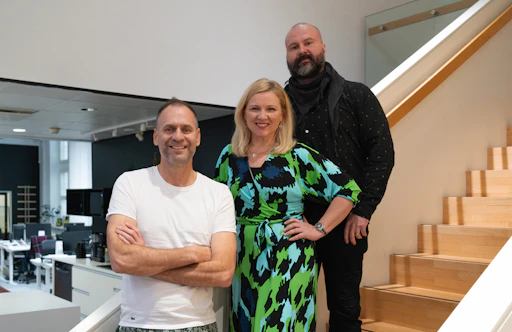 Nitro AIMin hallituksen puheenjohtaja ja Nitron vastaava luova johtaja Eka Ruola, Nitro AIM:in toimitusjohtaja ja johtava konsultti Elina Bono sekä Chief AI Officer ja johtava konsultti Jukka Niittymaa.