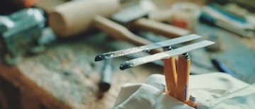 En meter je šest centimetrov