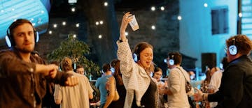 Silent Disco Pod hrastom