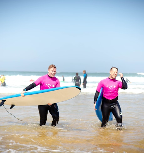 2 utvecklare som är klara med surf sessionen