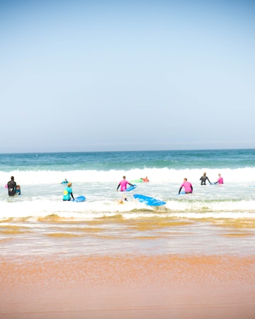 We ahead teamet surfar i Portugal