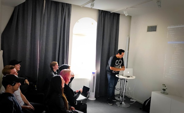 Michael Föreläser För Nackademin