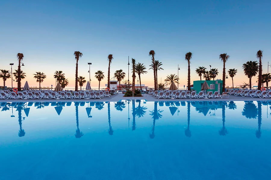 Foto piscina hotel Riu costa del sol