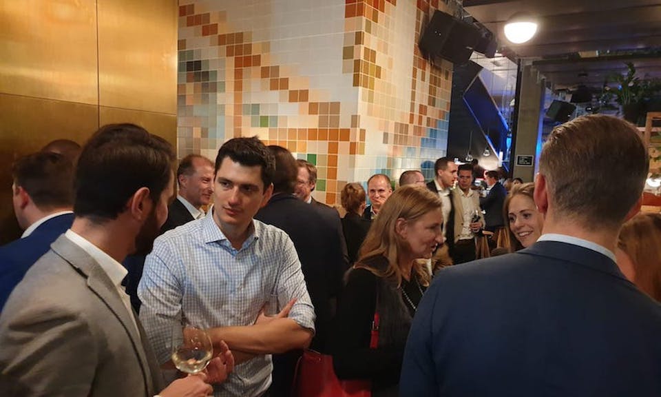 Entspanntes Treffen der Immobilienbranche Flatfox