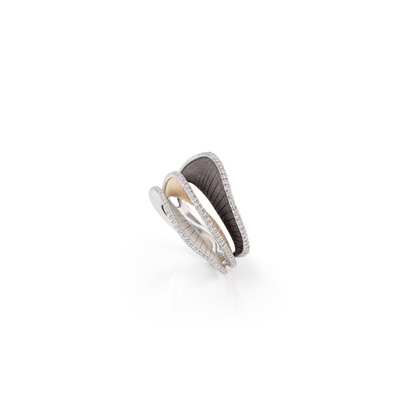 Regina ring by Annamaria Cammilli in Biscioni Gioielli