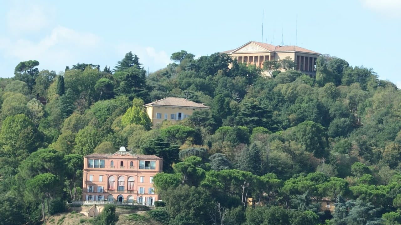 Picture of Villa Baruzziana situated in the bolognese hills.