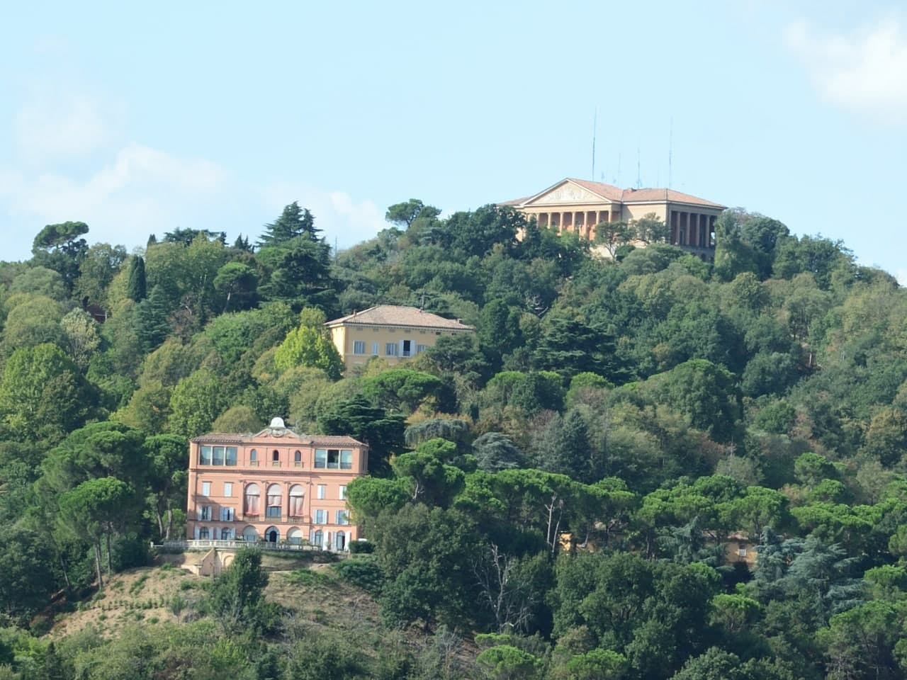 Picture of Villa Baruzziana situated in the bolognese hills.