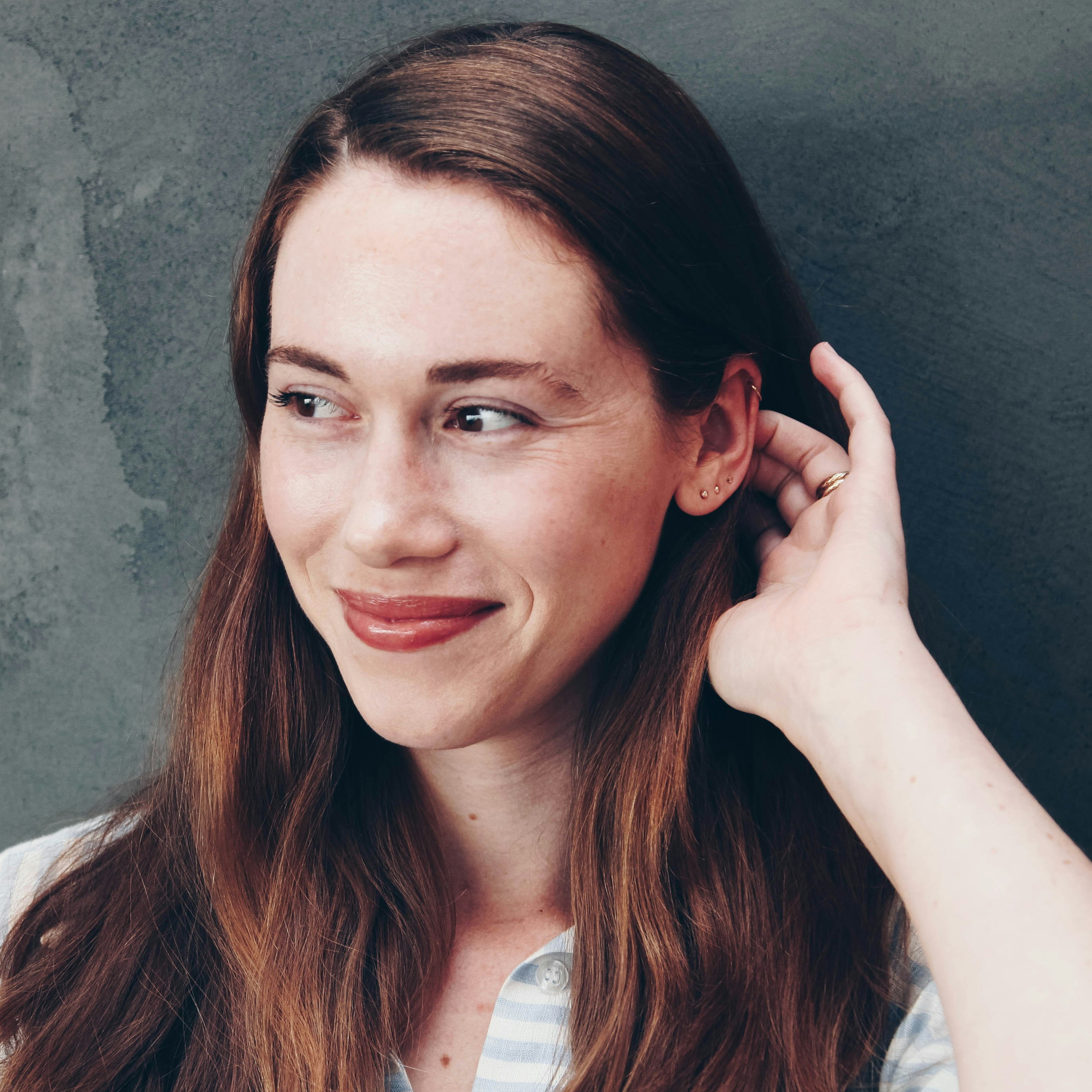 Thia Laurain, Social Media Editor