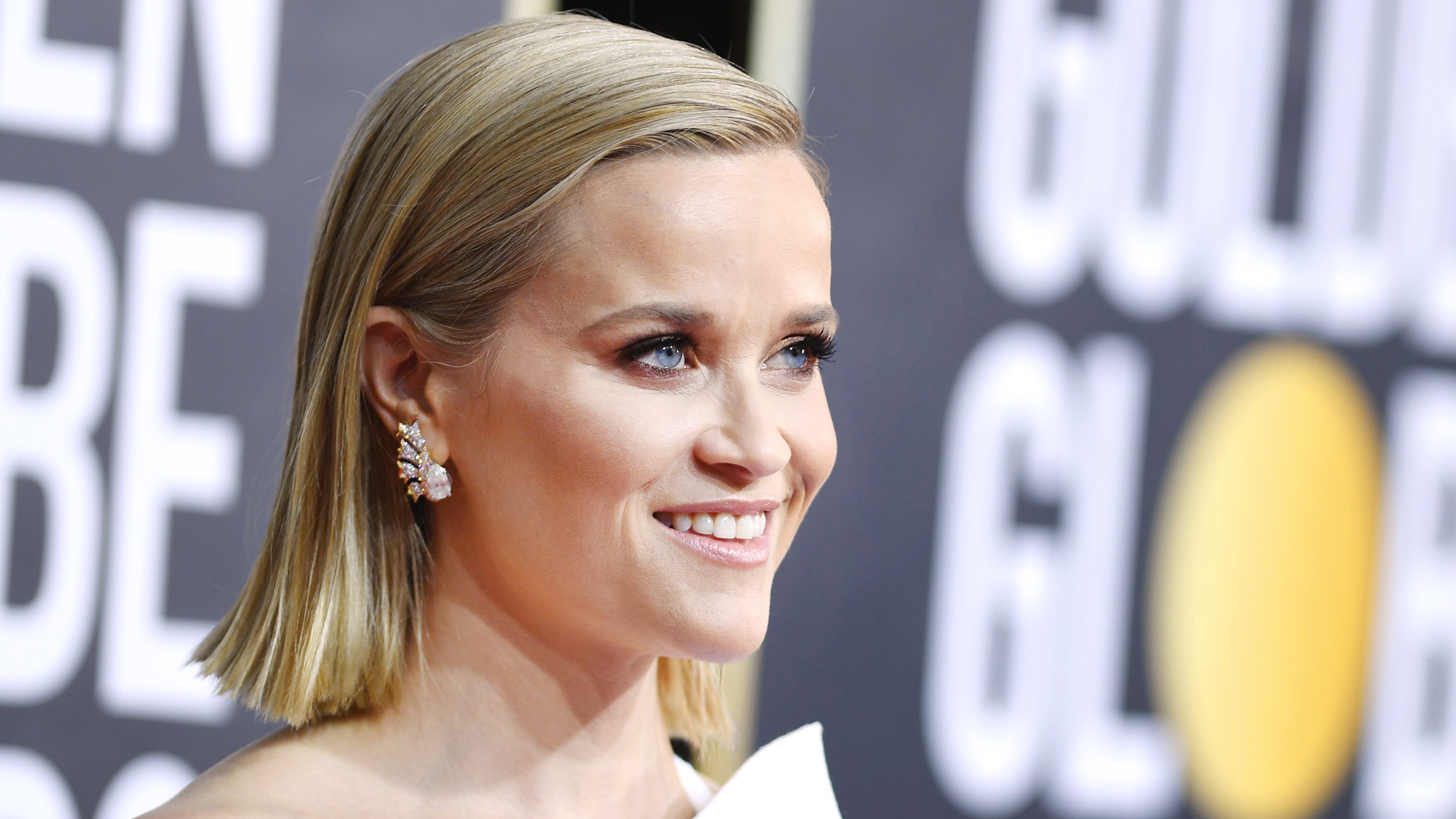 Reese Witherspoon S Golden Globes Eye Makeup Proves Brown Is The