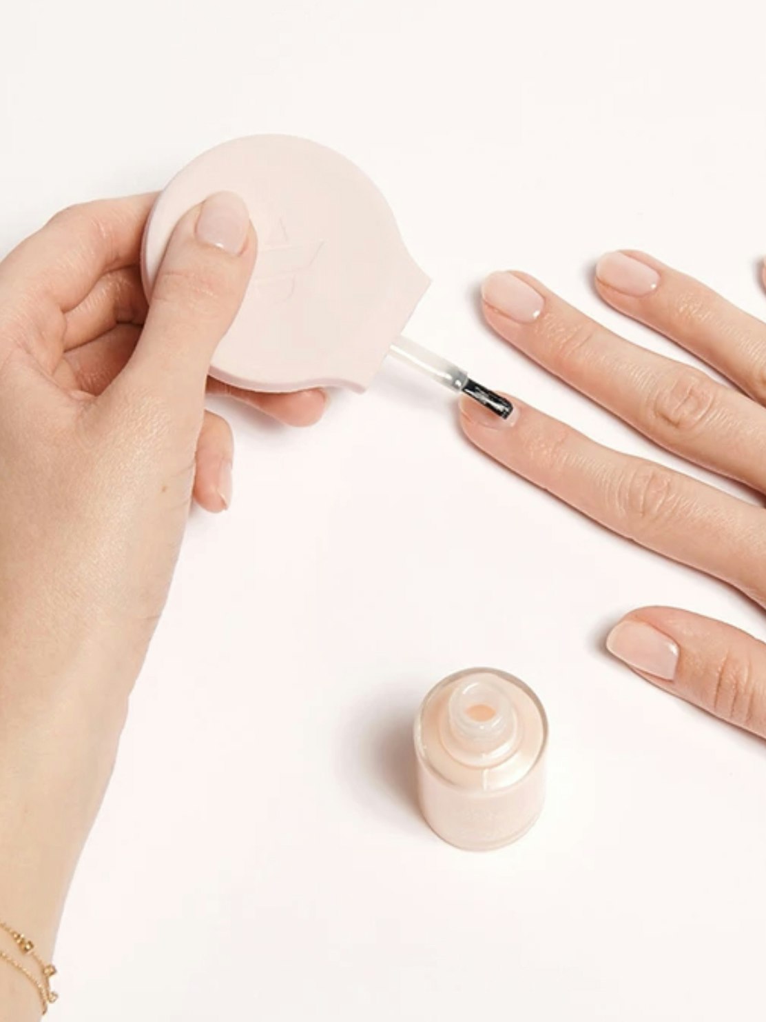 gel nails at home manicure Spotlyte