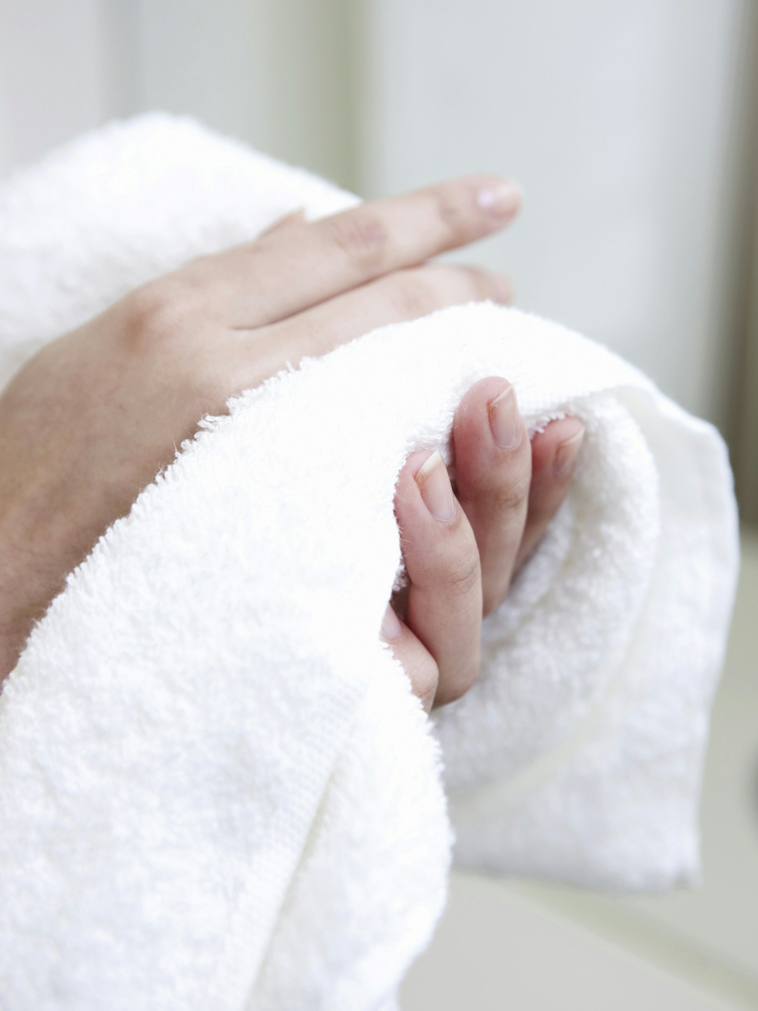 how to heal dry cracked hands pat hands dry