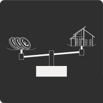 balance entre de l'argent et une maison