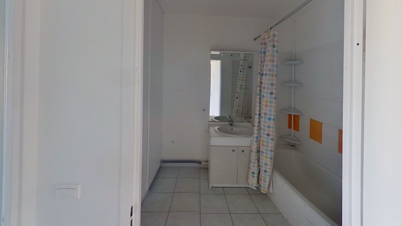 salle de bain avant renovation bordeaux