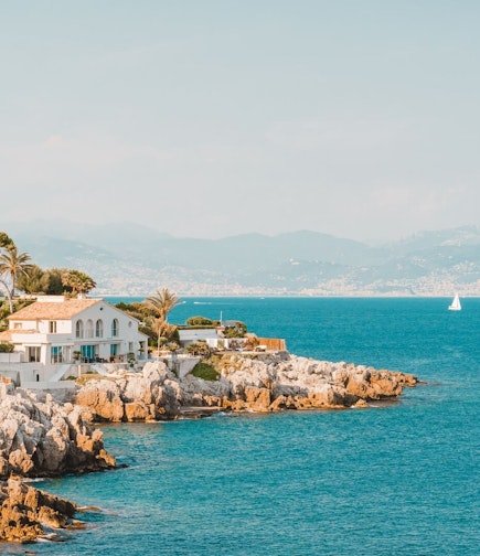 vue sur la mer a antibes