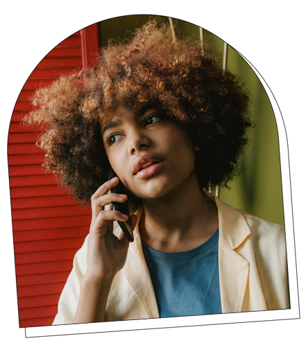 femme coupe afro arche