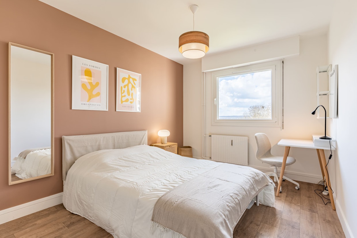 chambre a coucher cergy apres renovation masteos
