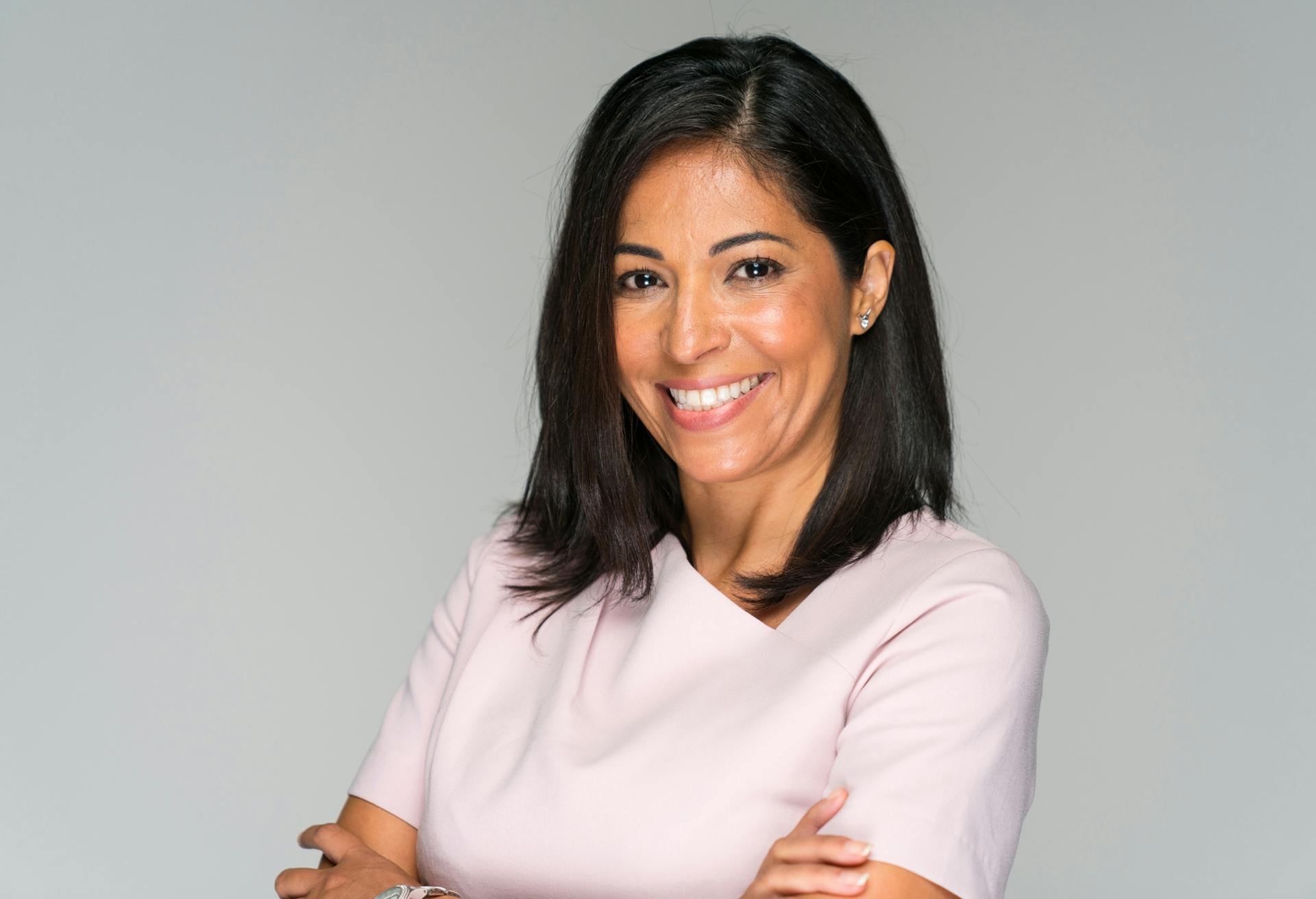 woman with shoulder length dark hair